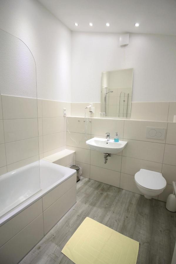 Hotel Zur Linde Hechthausen Esterno foto