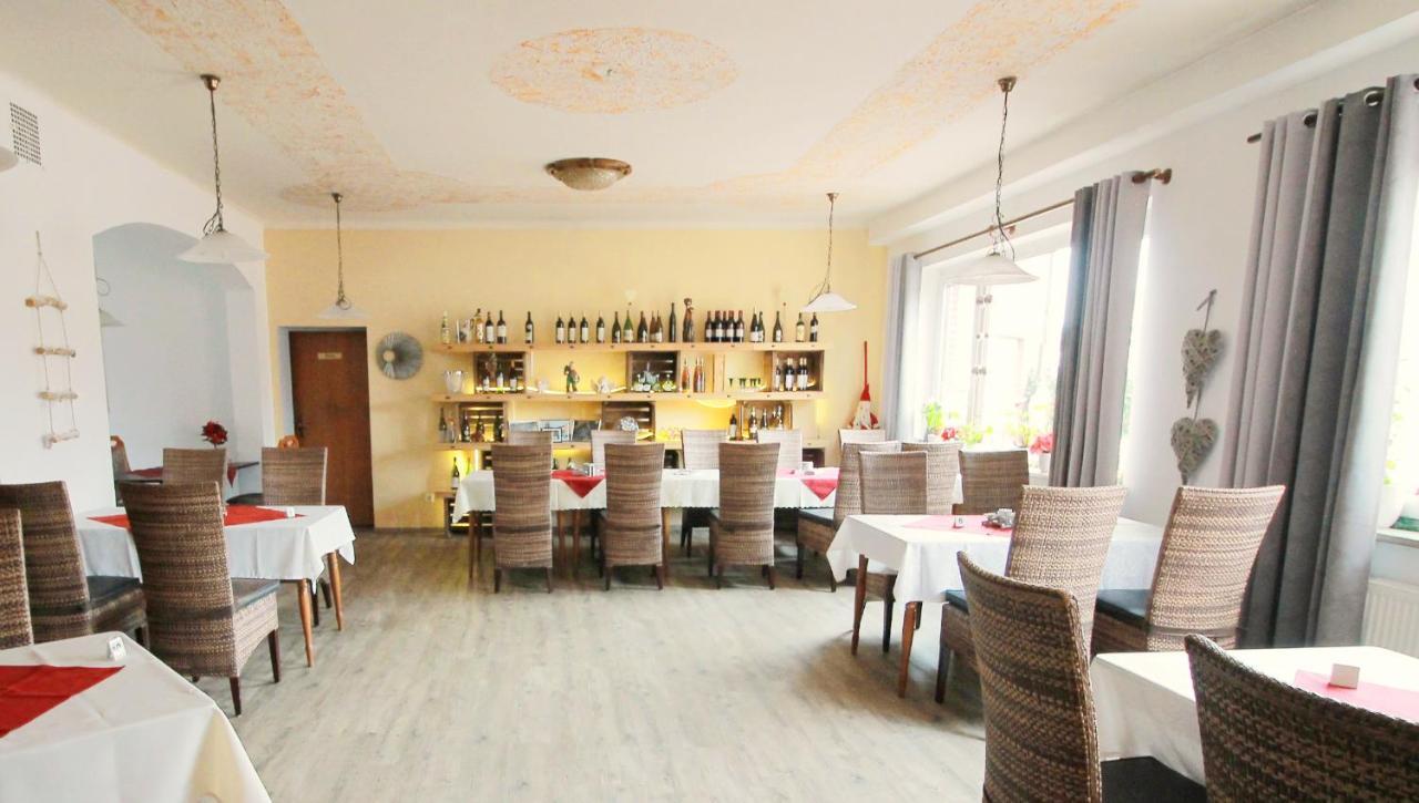 Hotel Zur Linde Hechthausen Esterno foto