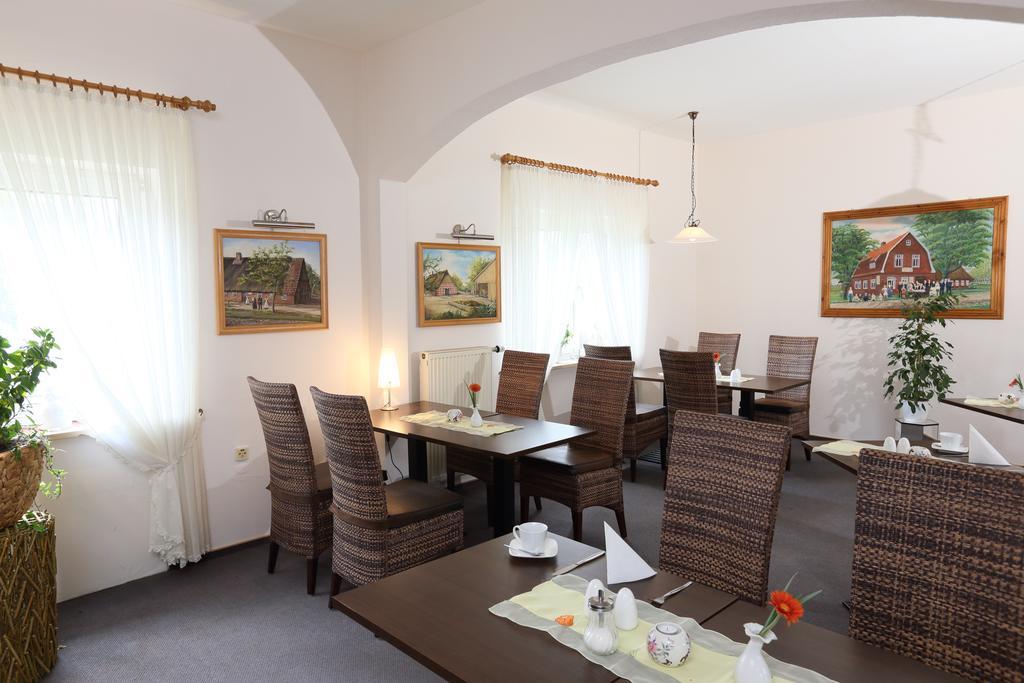 Hotel Zur Linde Hechthausen Esterno foto